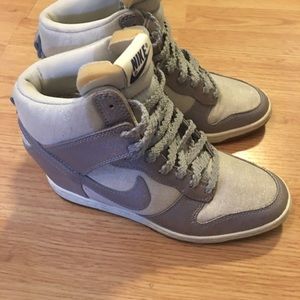 Nike women’s shoe size 7.5